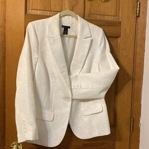 Women’s white jacket